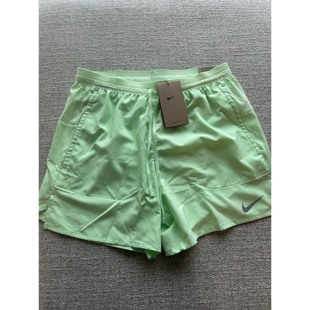 Nike Stride 7" 2-in-1 Running Shorts Pale Green DM4755-376 Men’s Size Small